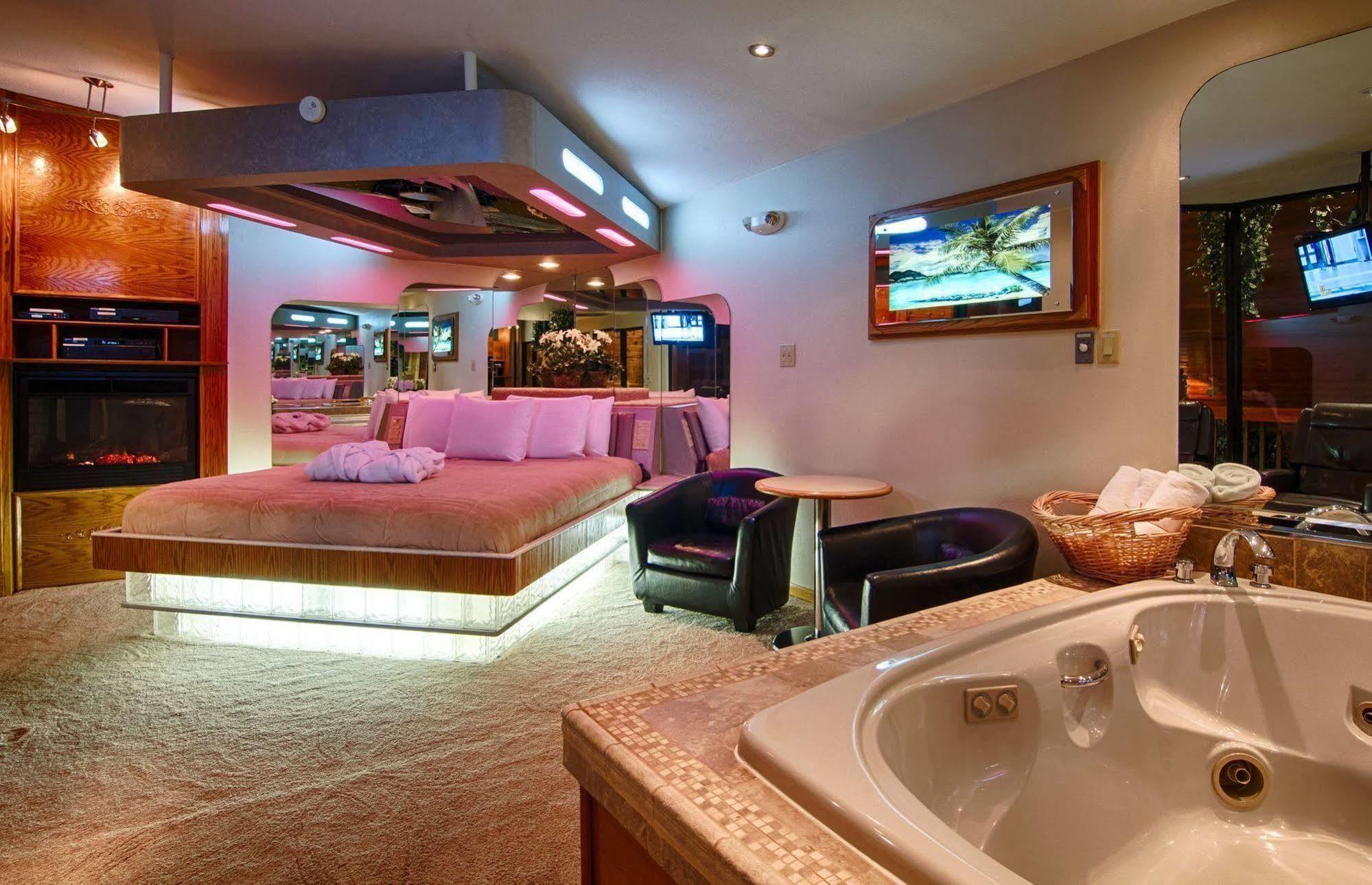 Sybaris Pool Suites - Indianapolis Esterno foto