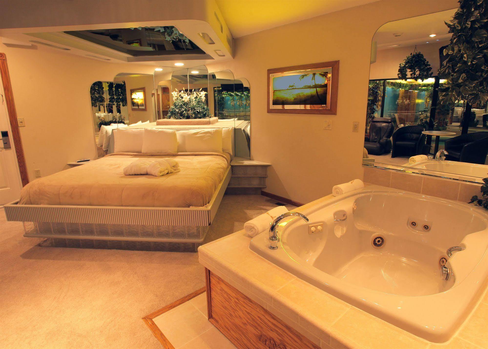 Sybaris Pool Suites - Indianapolis Esterno foto